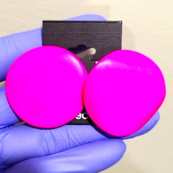 Elegant Pink Rare Circle Design Clip-On Earrings –Stylish Bold Statement Jewelry - Picture 1 of 7